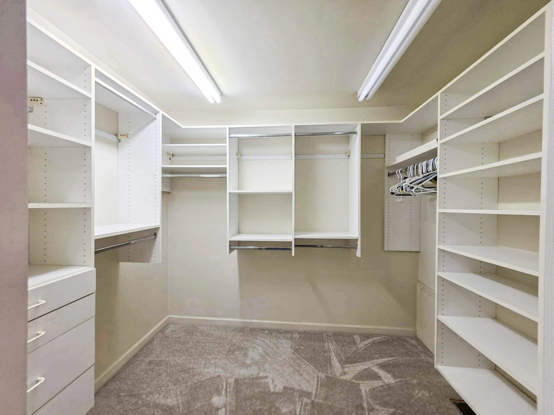 801 Virginia AVE - Photo 20