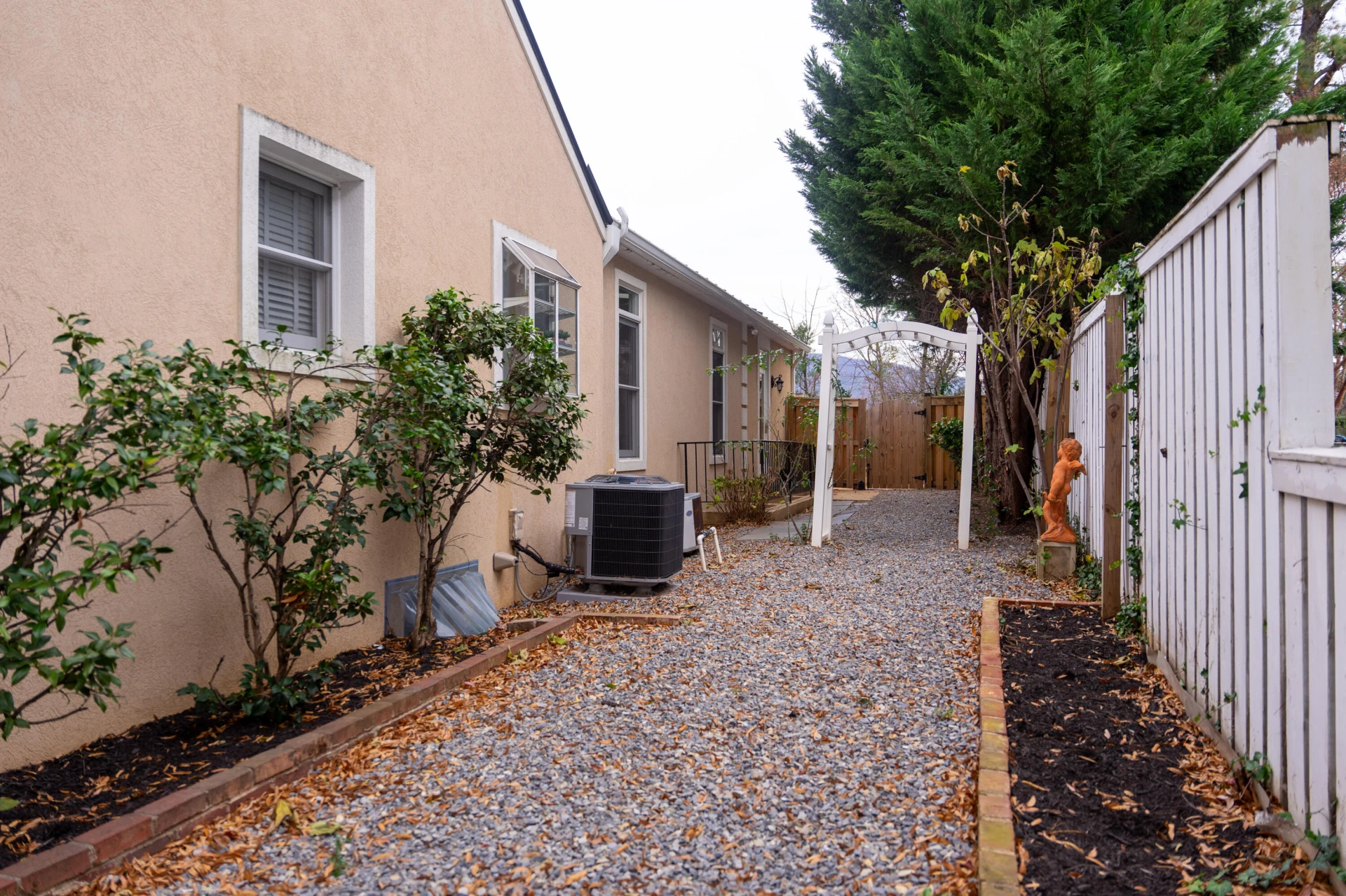 801 Virginia AVE - Photo 9