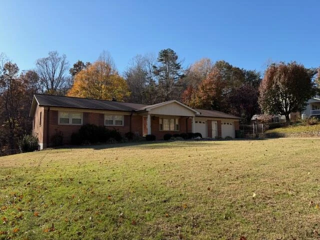 525 Tanglewood DR - Photo 2