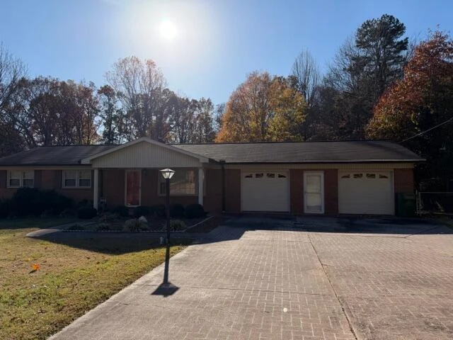 525 Tanglewood DR - Photo 4