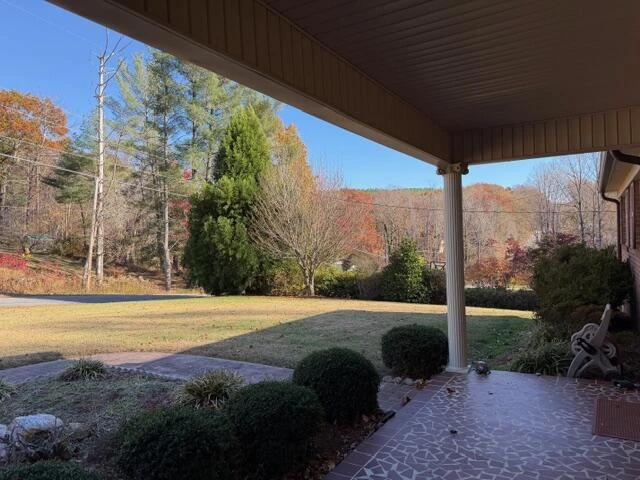 525 Tanglewood DR - Photo 5