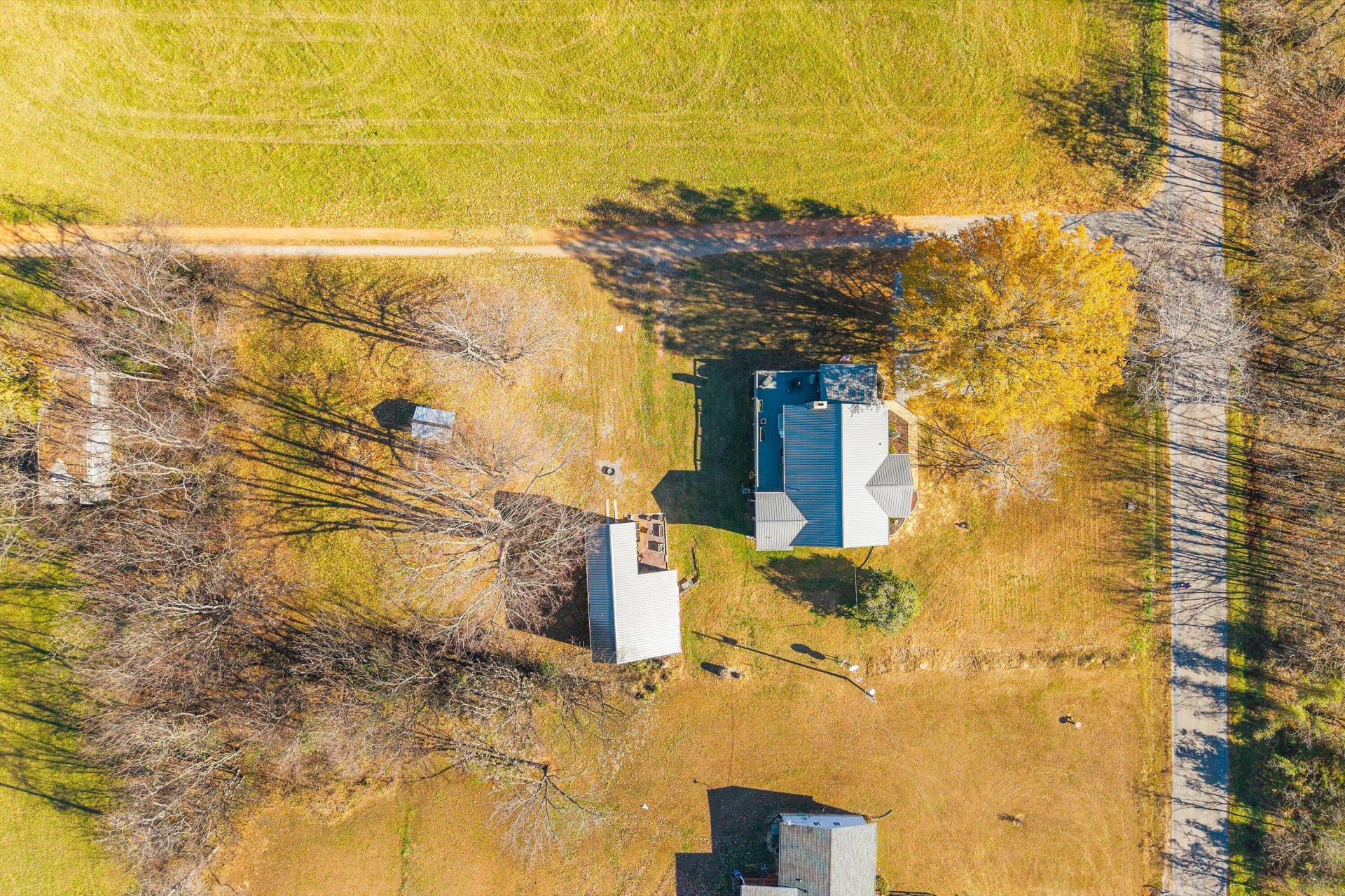 1620 Ayers RD - Photo 9
