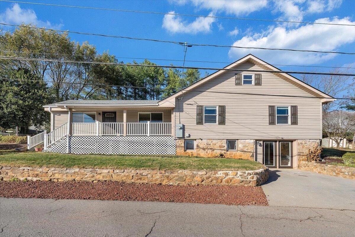 1724 Starview DR