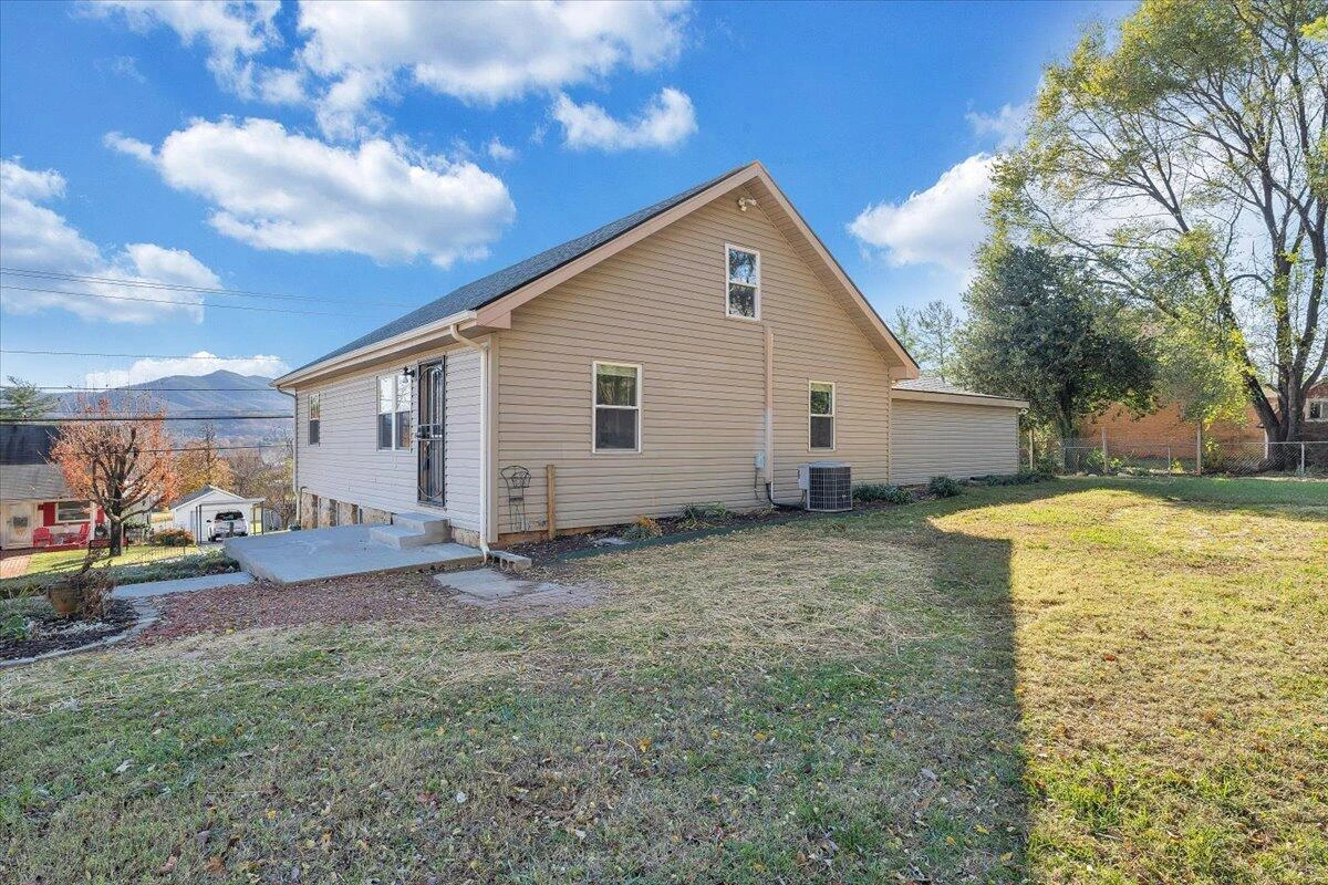 1724 Starview DR - Photo 37