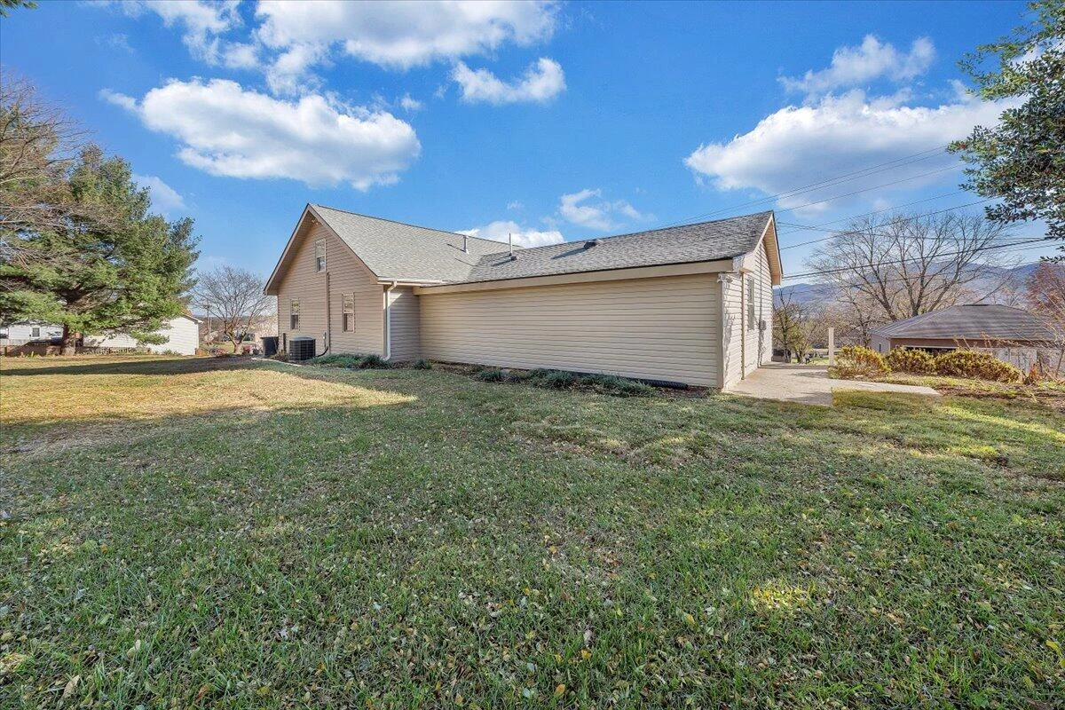 1724 Starview DR - Photo 42