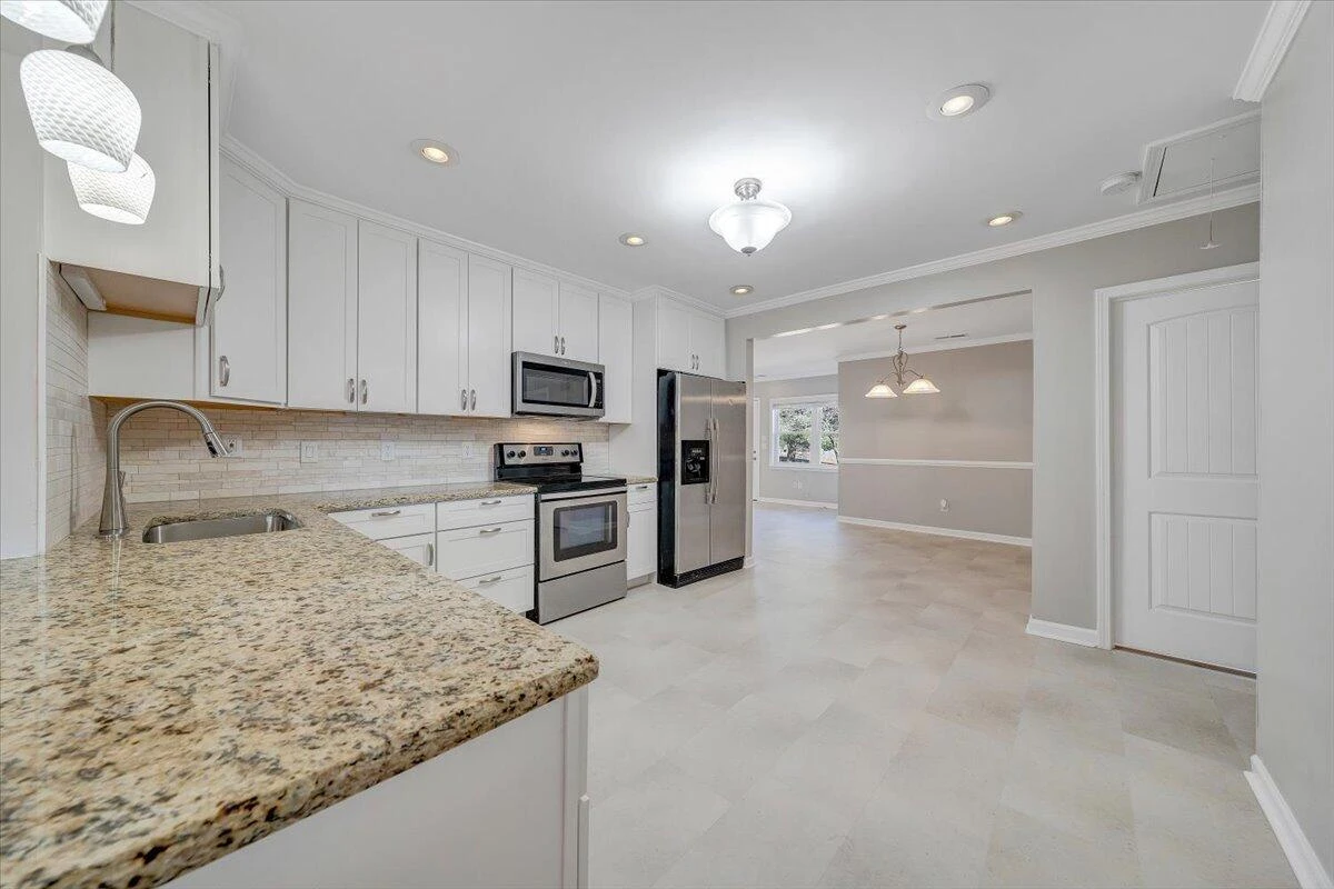1724 Starview DR - Photo 7