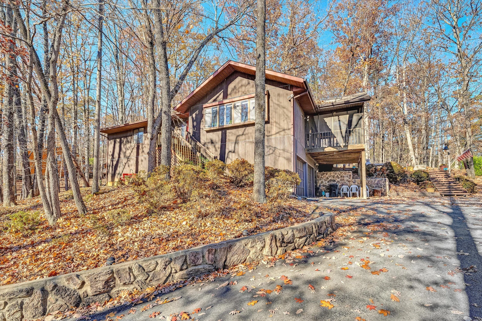 1046 Mountain Pass RD