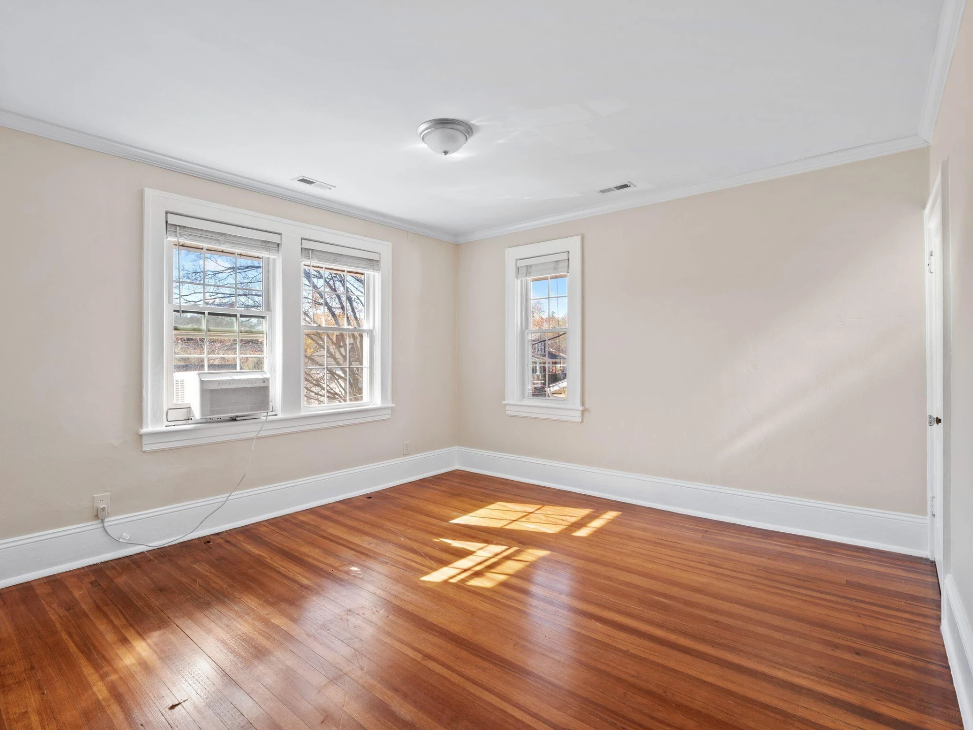 1005 Howbert AVE SW - Photo 32