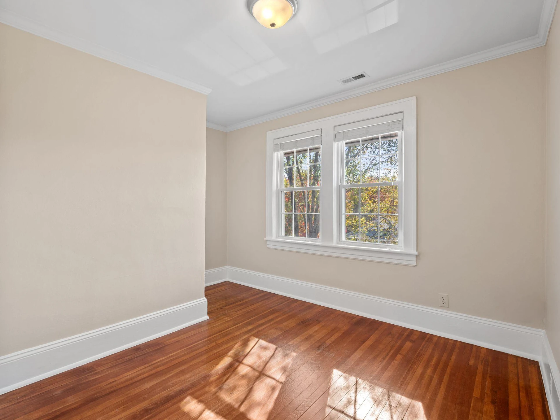 1005 Howbert AVE SW - Photo 36