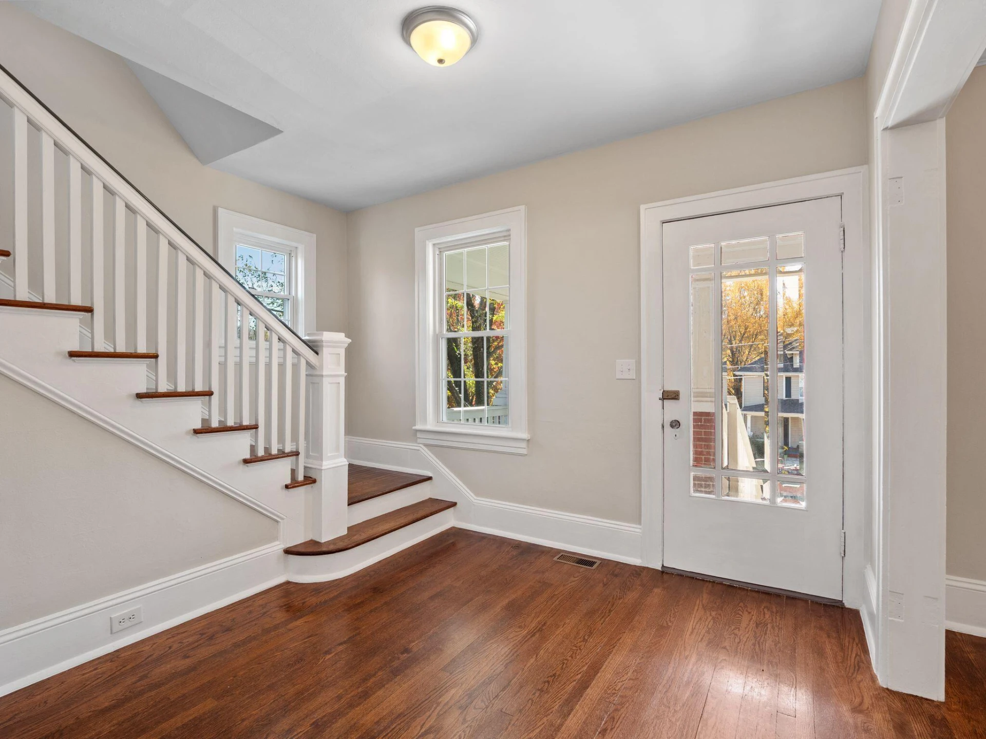 1005 Howbert AVE SW - Photo 9