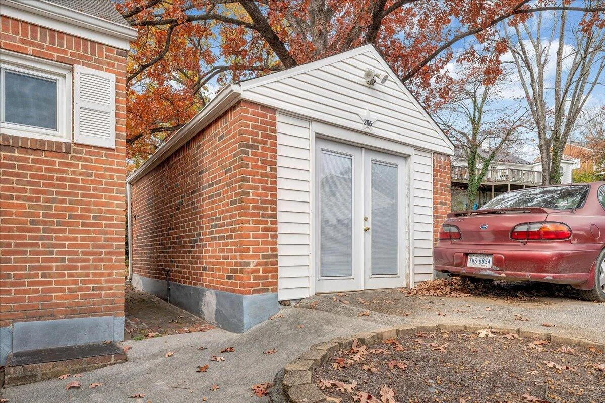 3116 Spring RD SW - Photo 21