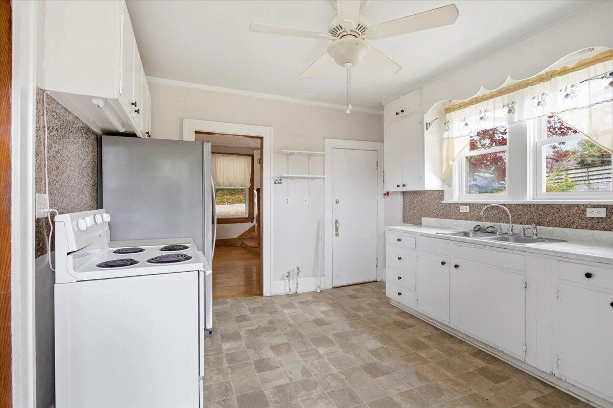 620 Riverland RD SE - Photo 11