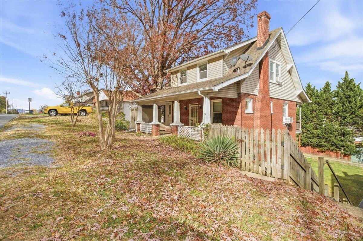 620 Riverland RD SE - Photo 2