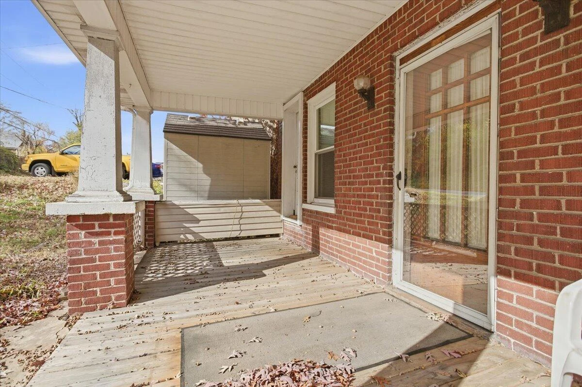620 Riverland RD SE - Photo 4