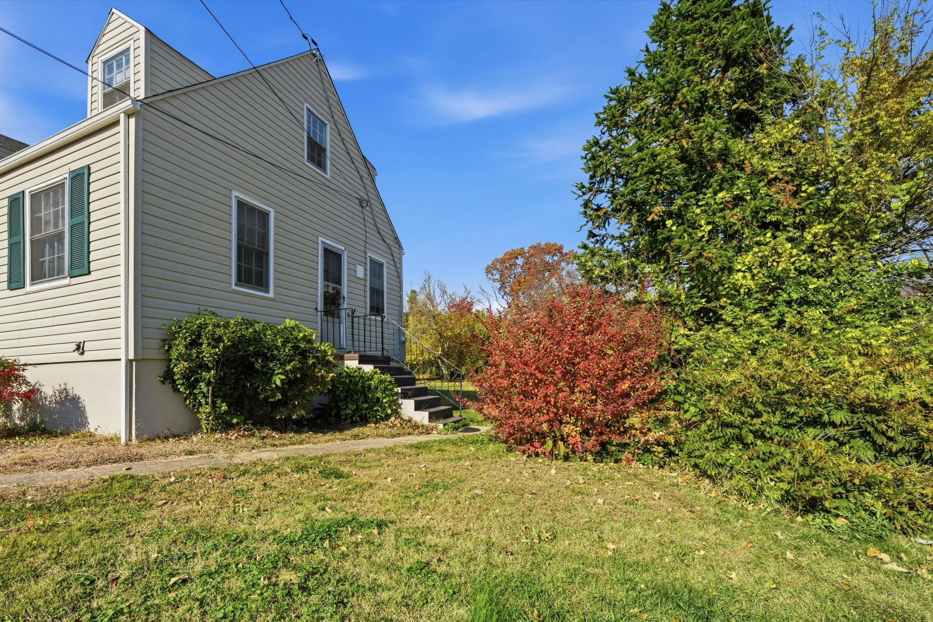 723 Yorkshire ST - Photo 24