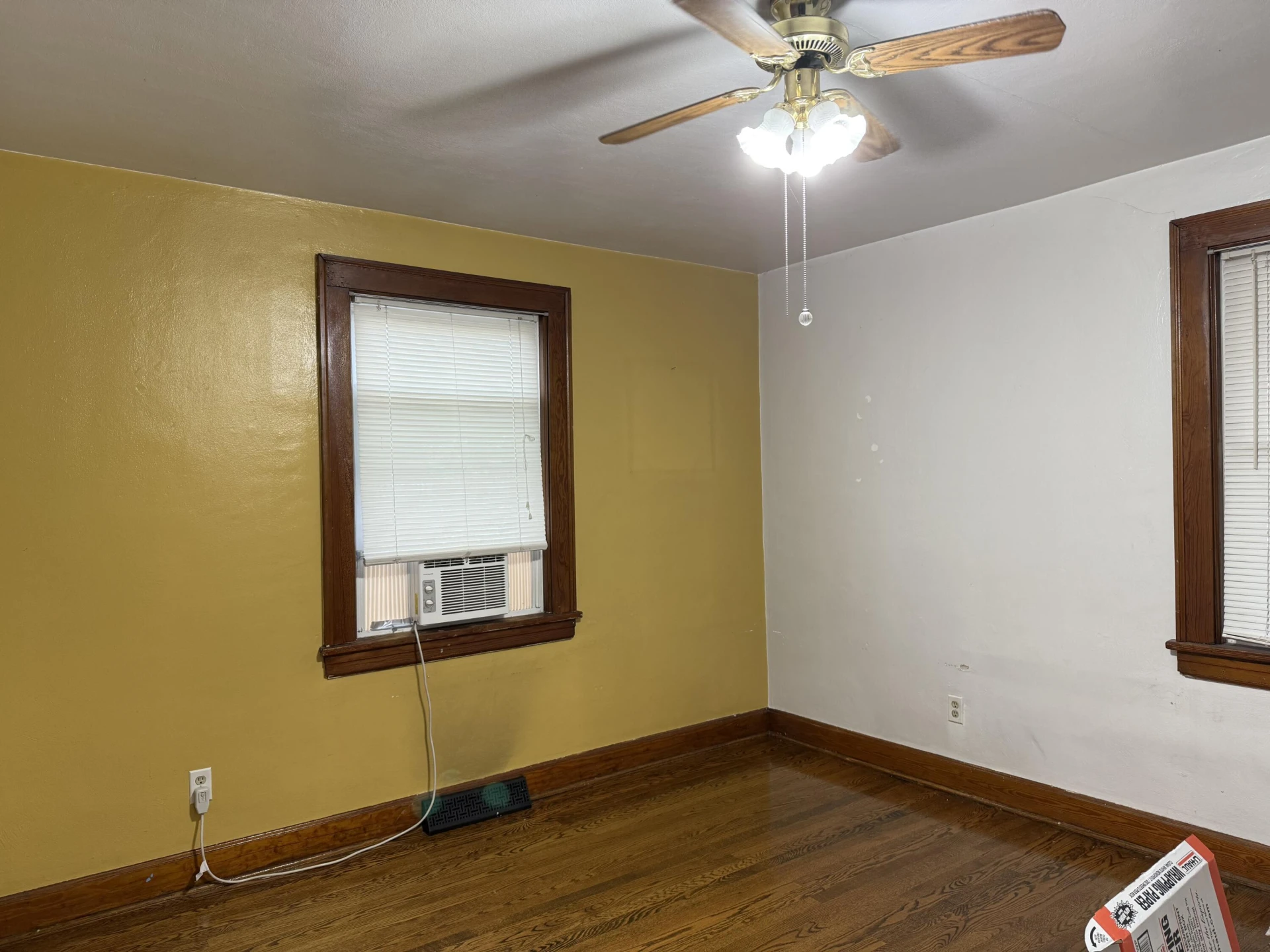 2438 King ST NE - Photo 10