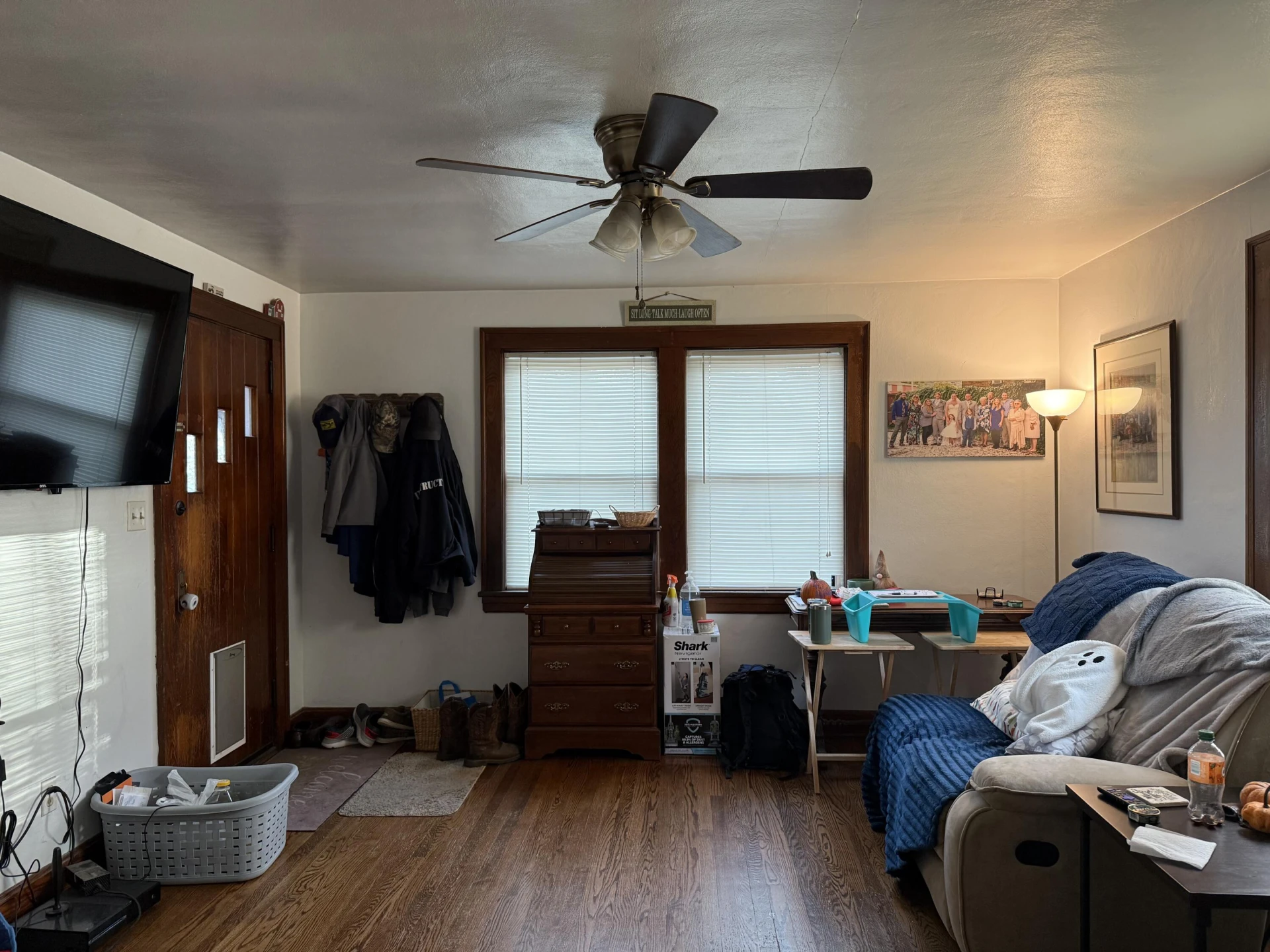 2438 King ST NE - Photo 4
