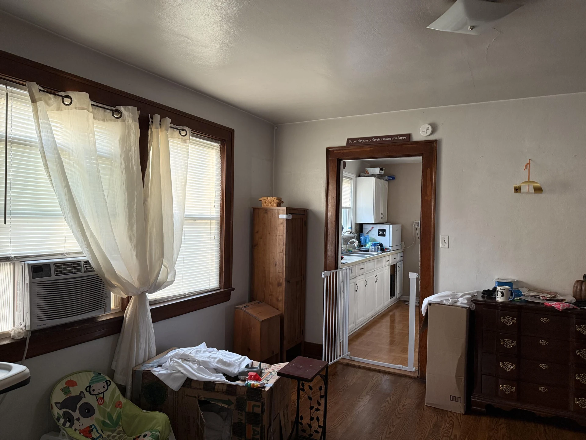 2438 King ST NE - Photo 5