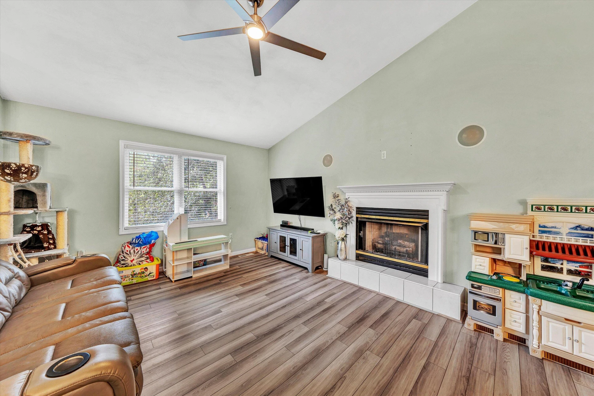 2714 Grandin RD SW - Photo 3