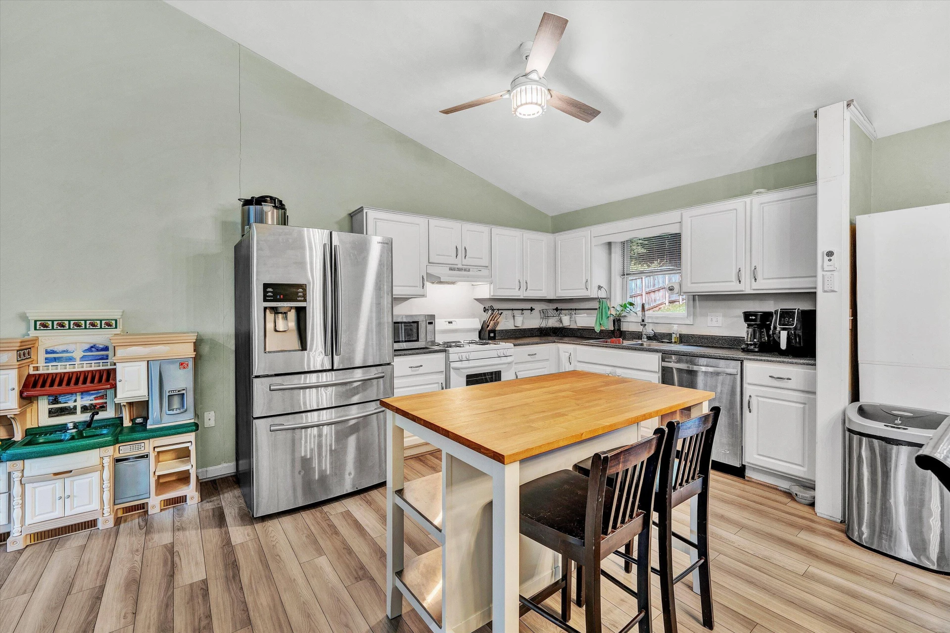 2714 Grandin RD SW - Photo 5