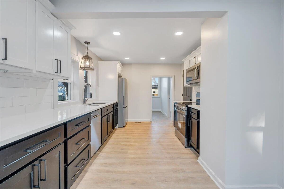 50 Bower ST NW - Photo 2