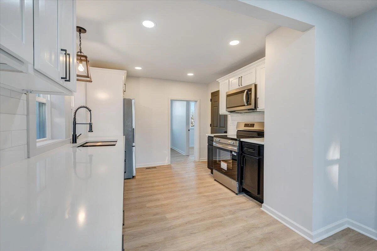 50 Bower ST NW - Photo 3