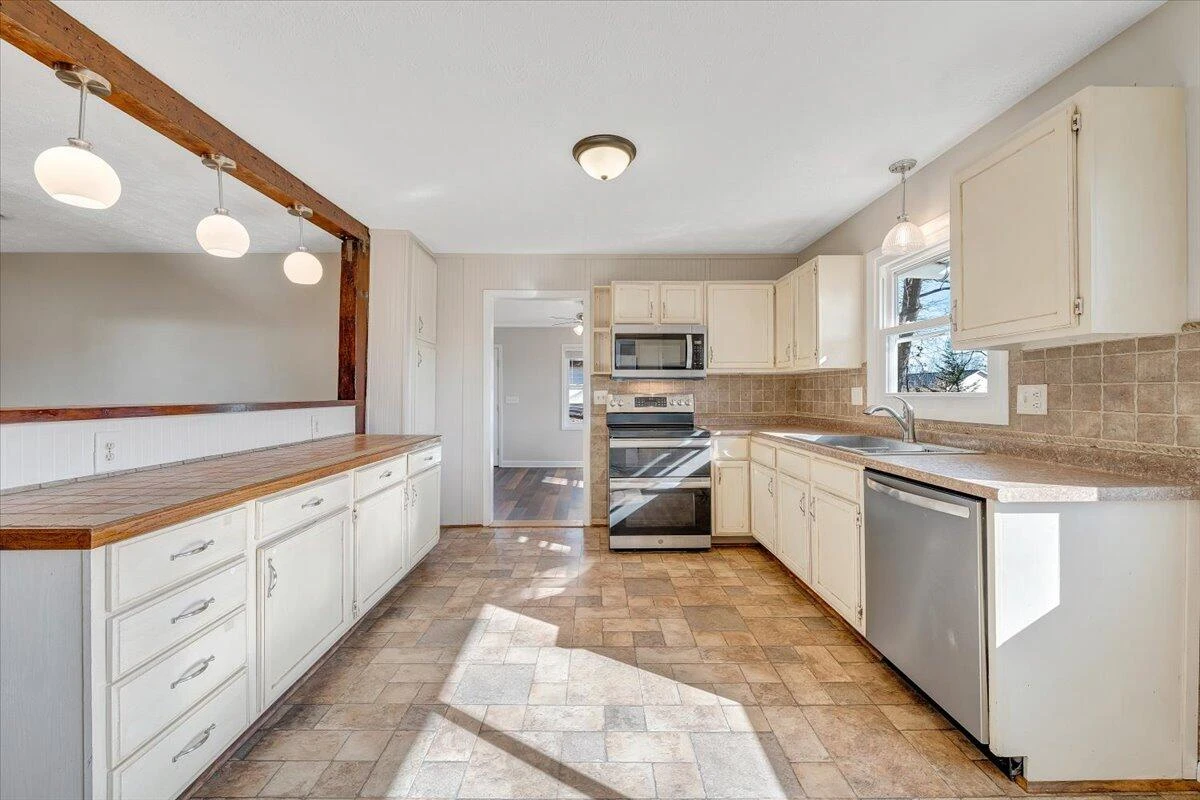 1100 Flint DR - Photo 15