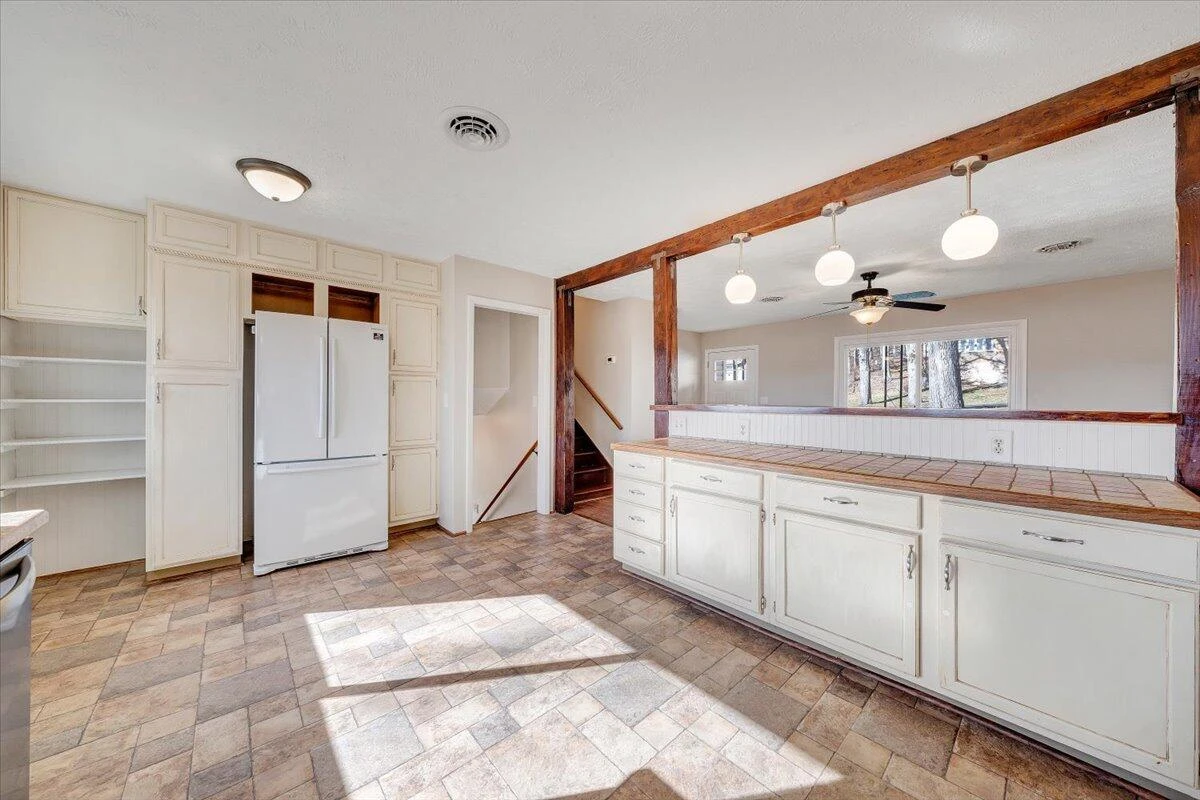 1100 Flint DR - Photo 17