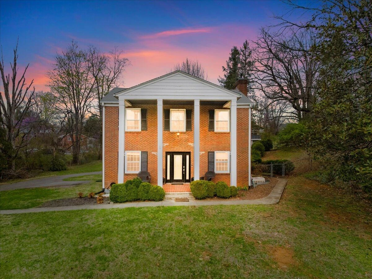 3581 Grandin RD SW