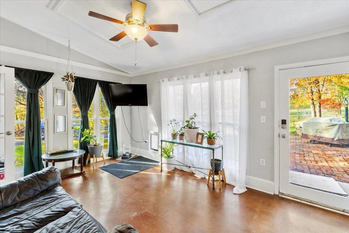 3581 Grandin RD SW - Photo 25