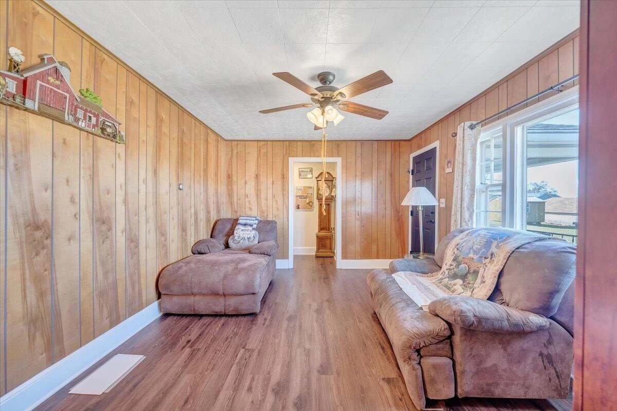 373 Richardson DR - Photo 5