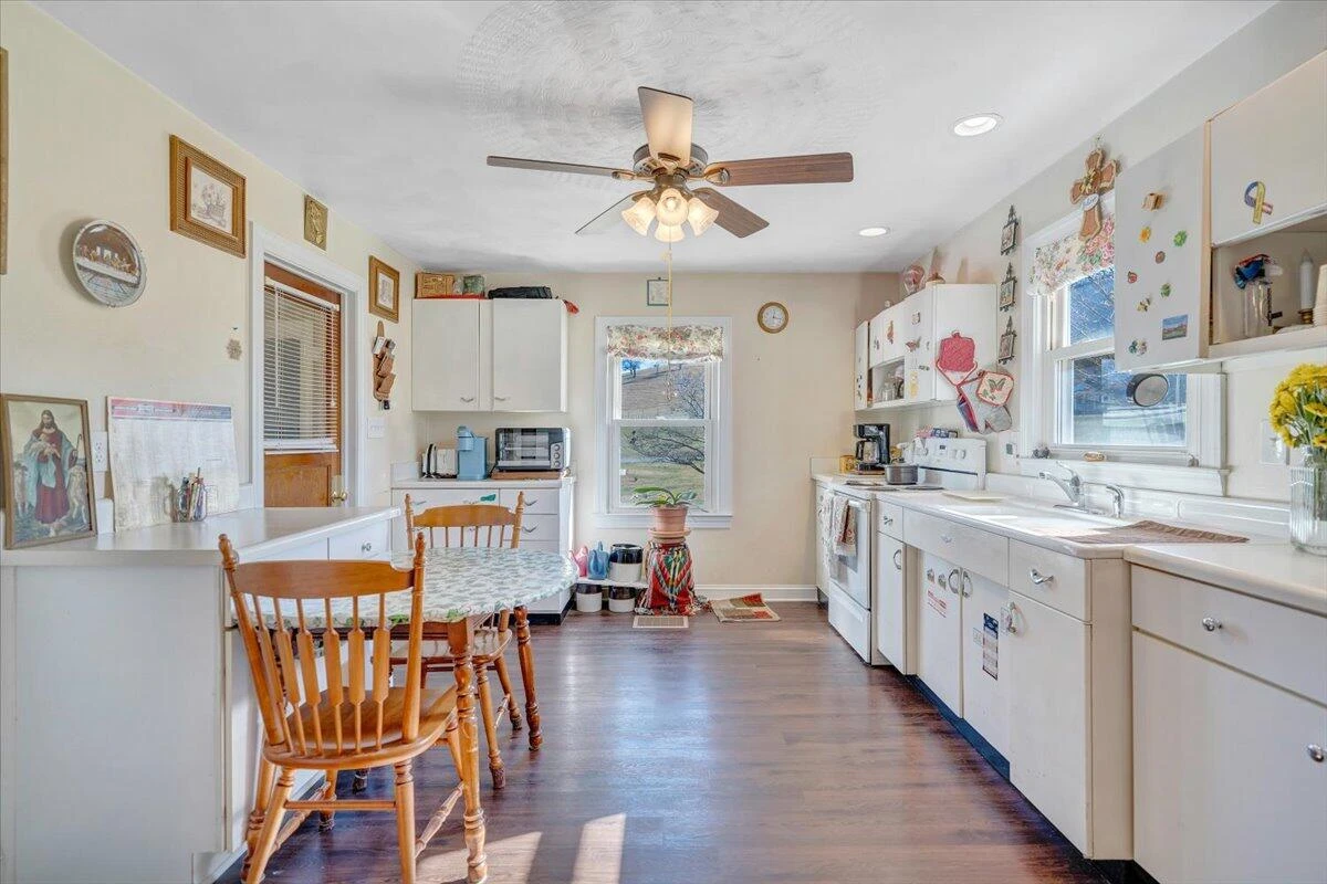 373 Richardson DR - Photo 7