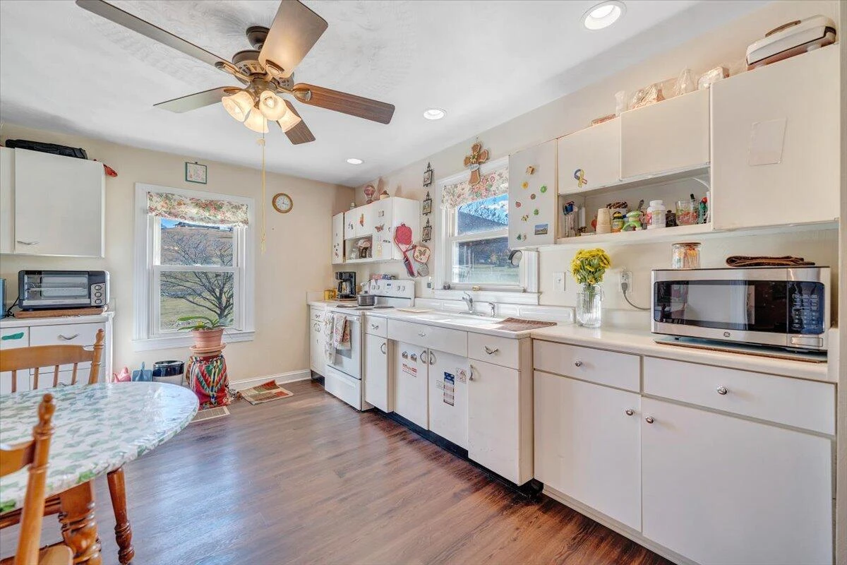 373 Richardson DR - Photo 8