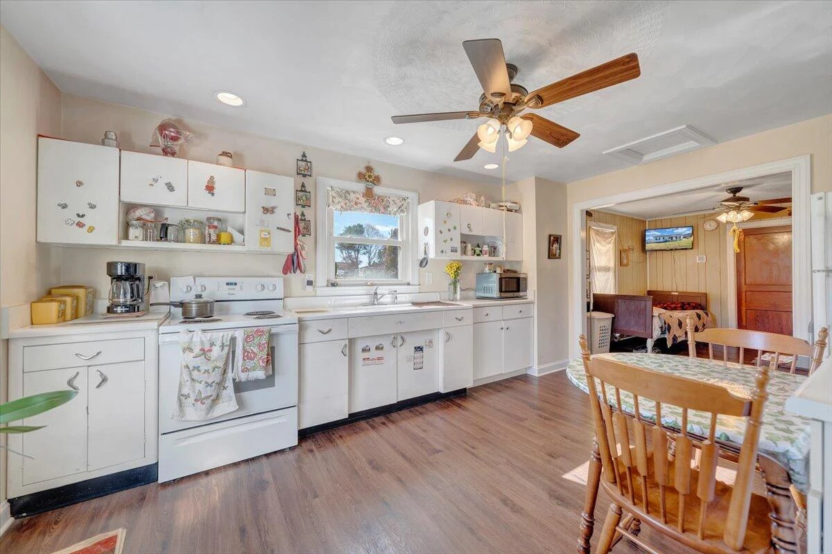 373 Richardson DR - Photo 10