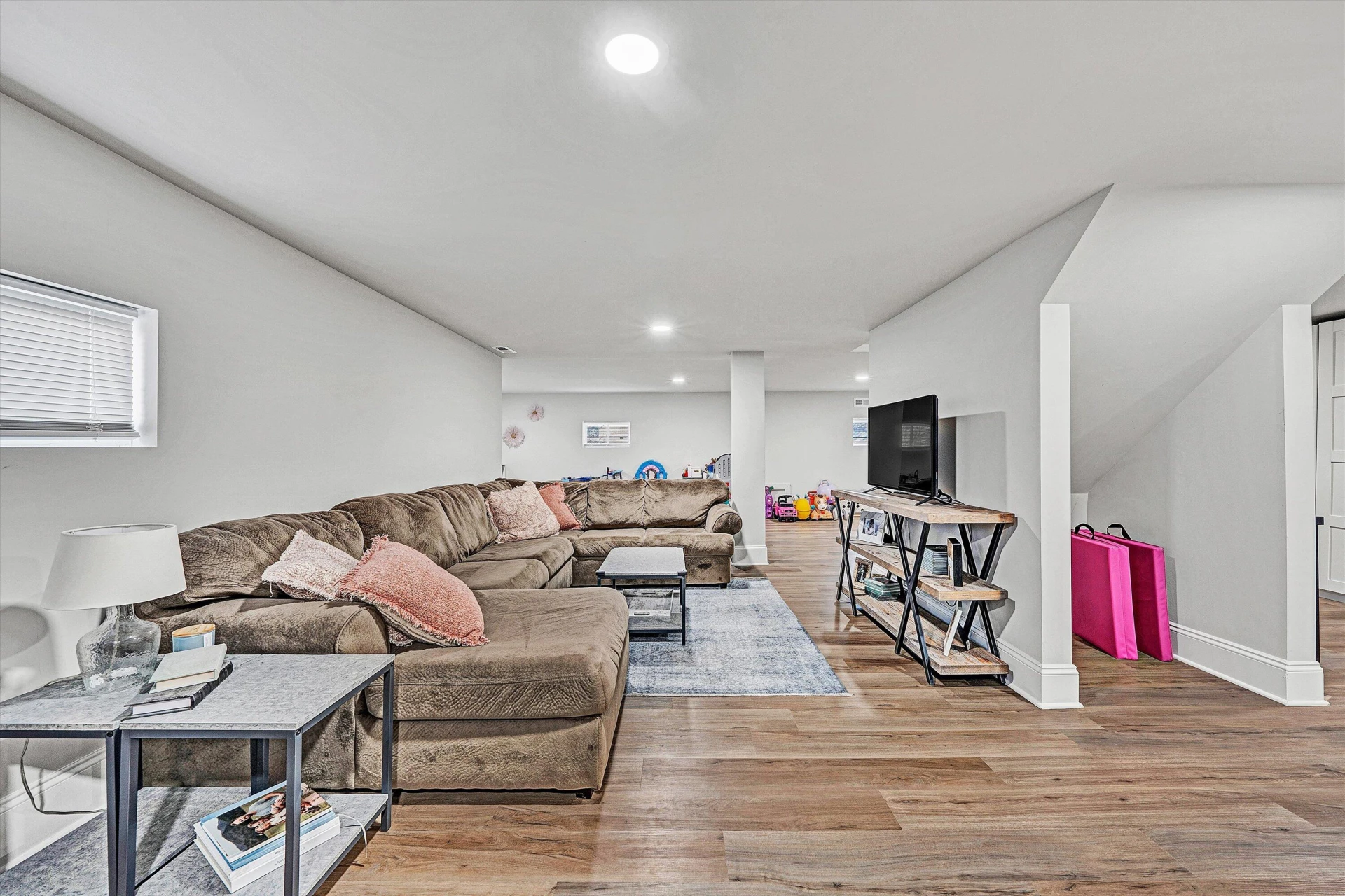 2232 Mount Regis DR - Photo 37
