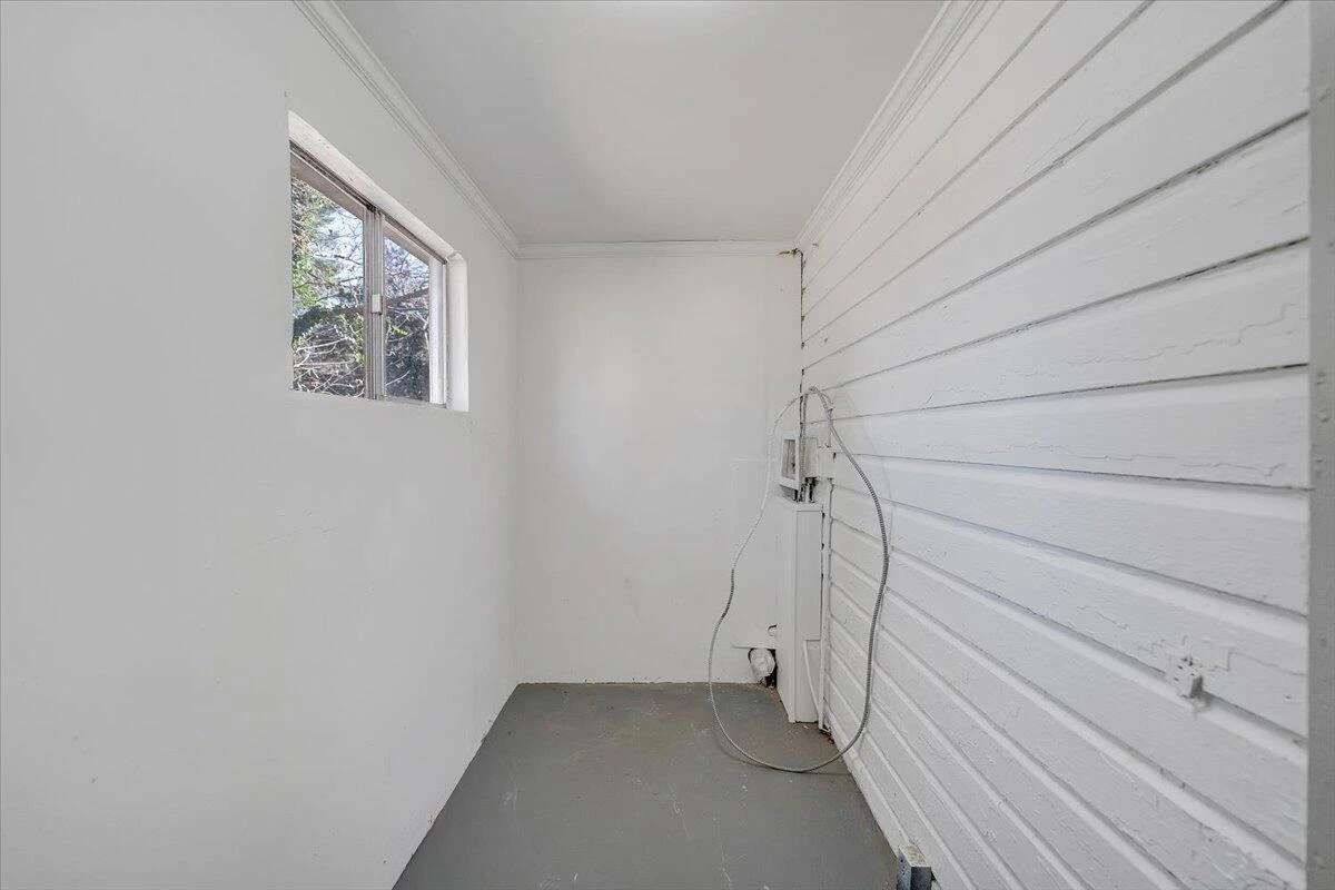 2415 Delaware AVE NW - Photo 18