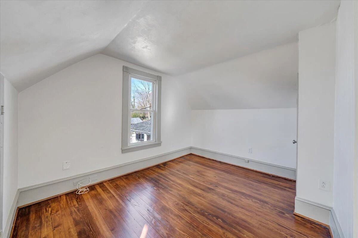 2415 Delaware AVE NW - Photo 22