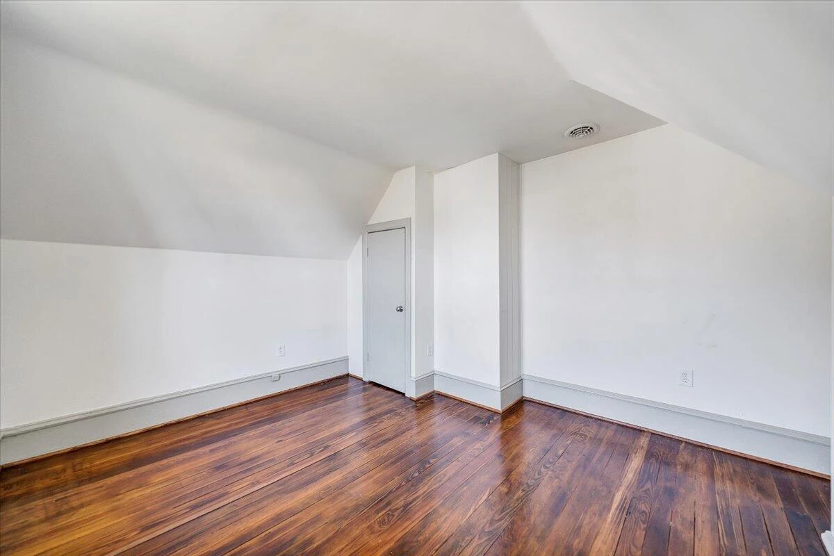 2415 Delaware AVE NW - Photo 23