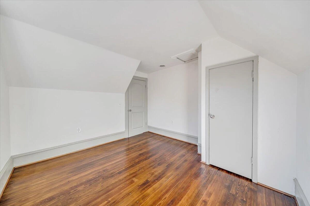 2415 Delaware AVE NW - Photo 25