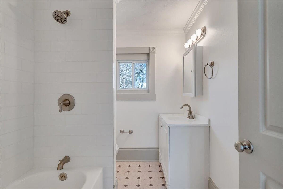 2415 Delaware AVE NW - Photo 27