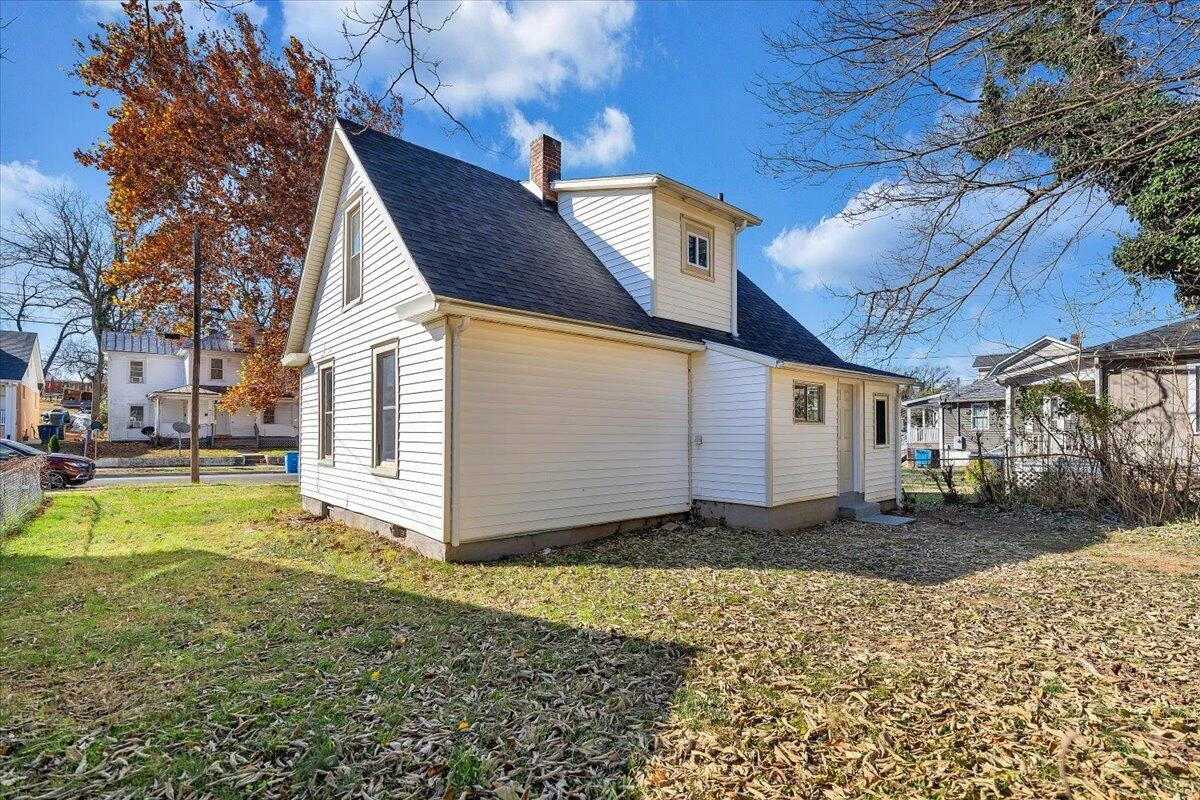 2415 Delaware AVE NW - Photo 28