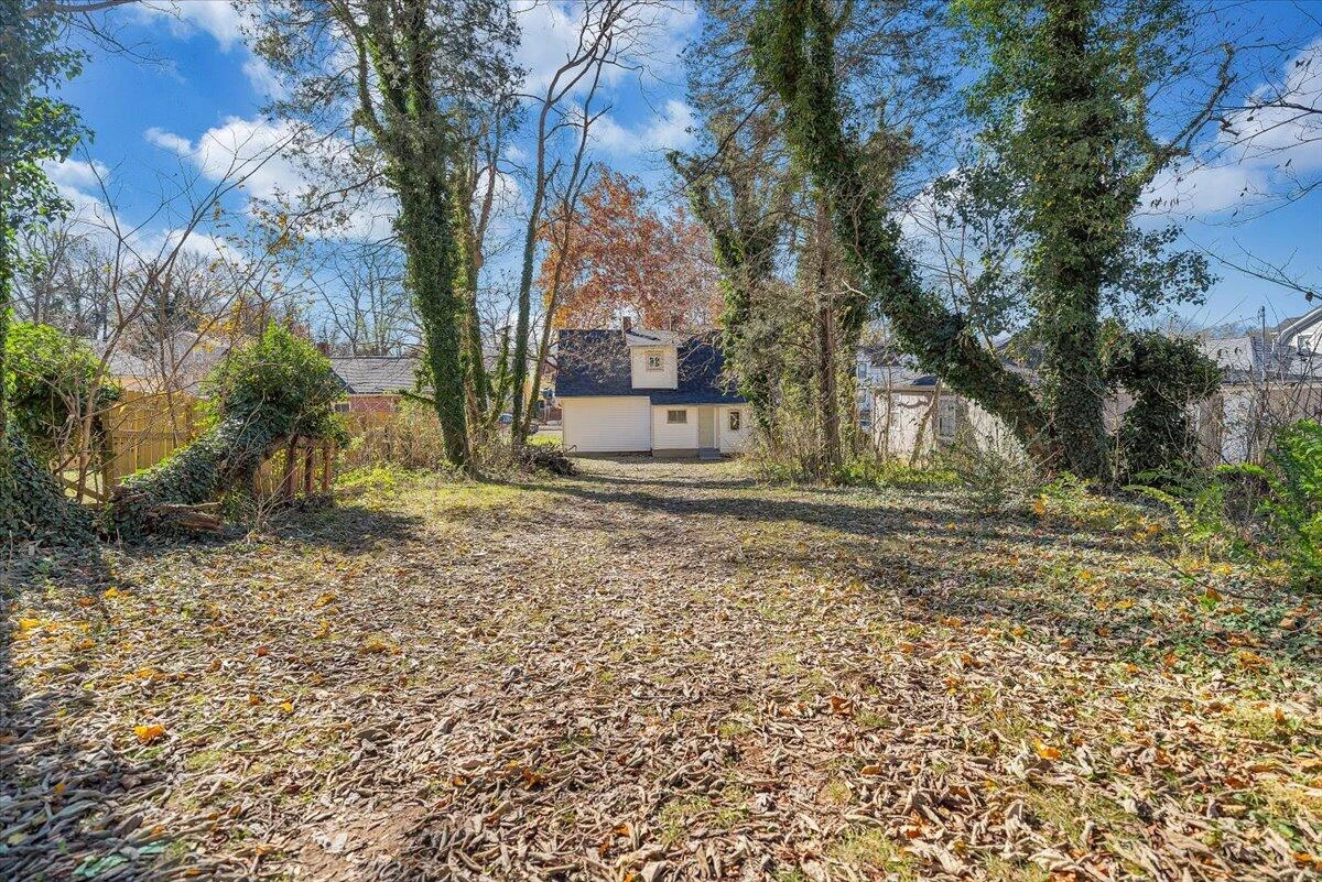2415 Delaware AVE NW - Photo 34