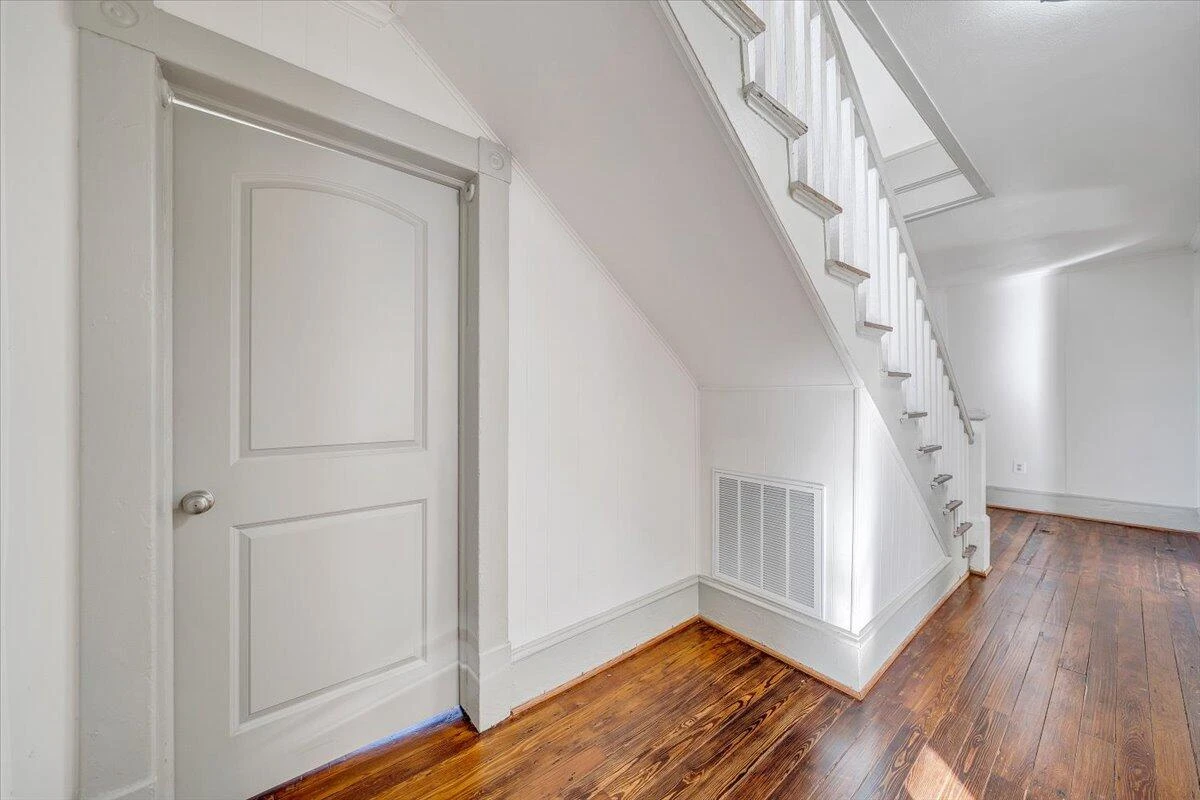 2415 Delaware AVE NW - Photo 8