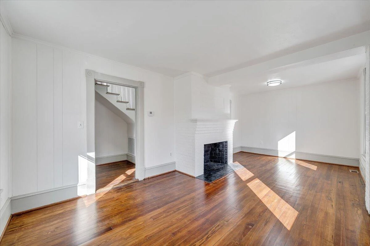 2415 Delaware AVE NW - Photo 10