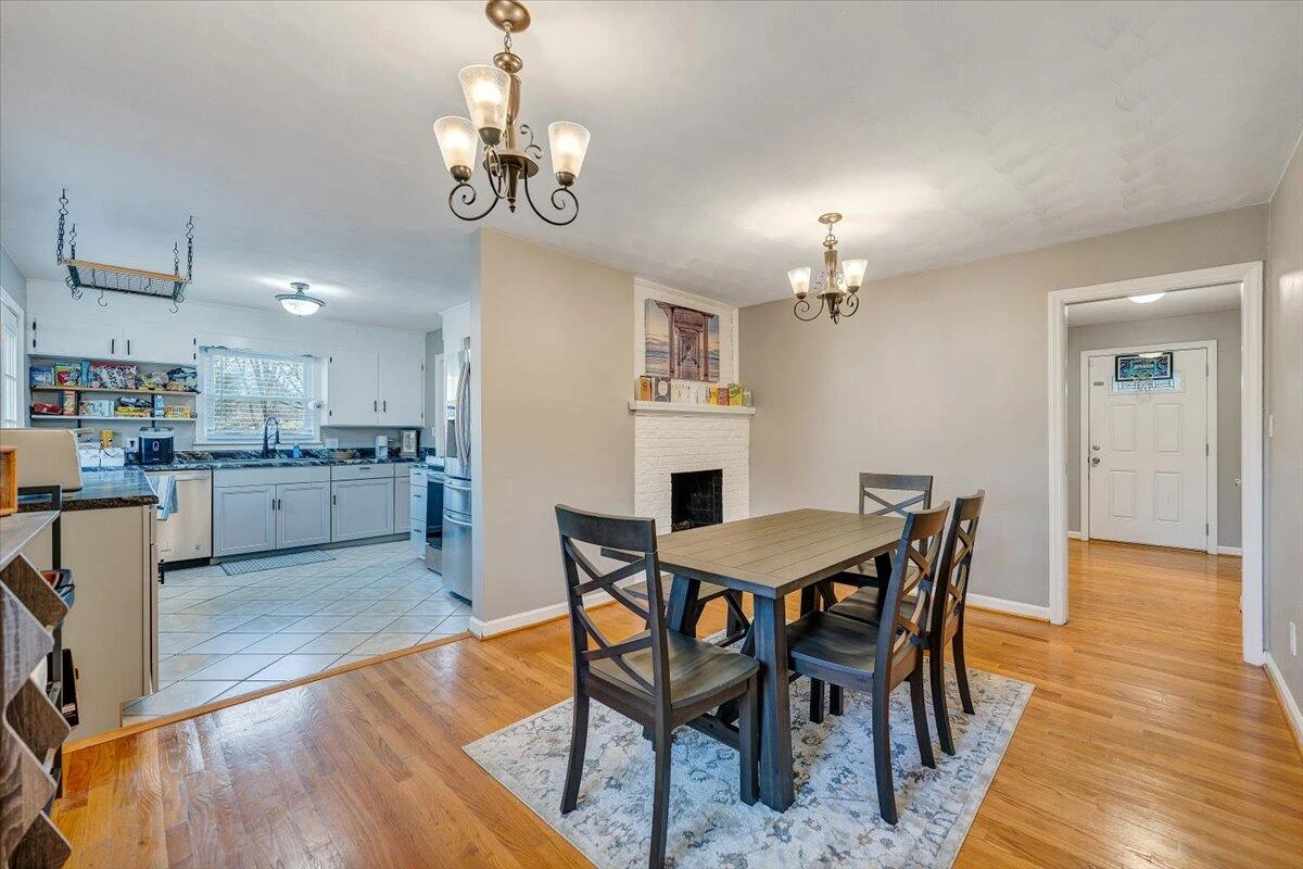 304 Dawnridge LN - Photo 14