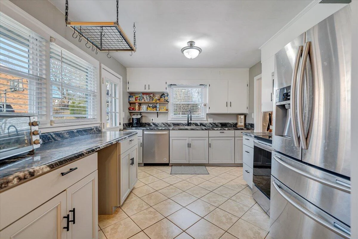304 Dawnridge LN - Photo 16