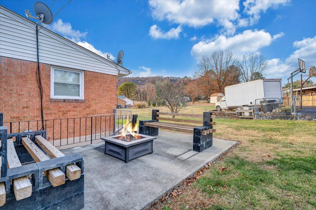 304 Dawnridge LN - Photo 35