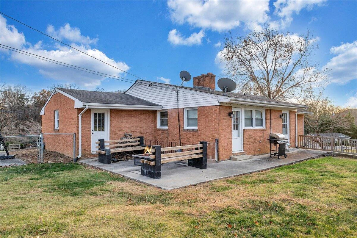 304 Dawnridge LN - Photo 37