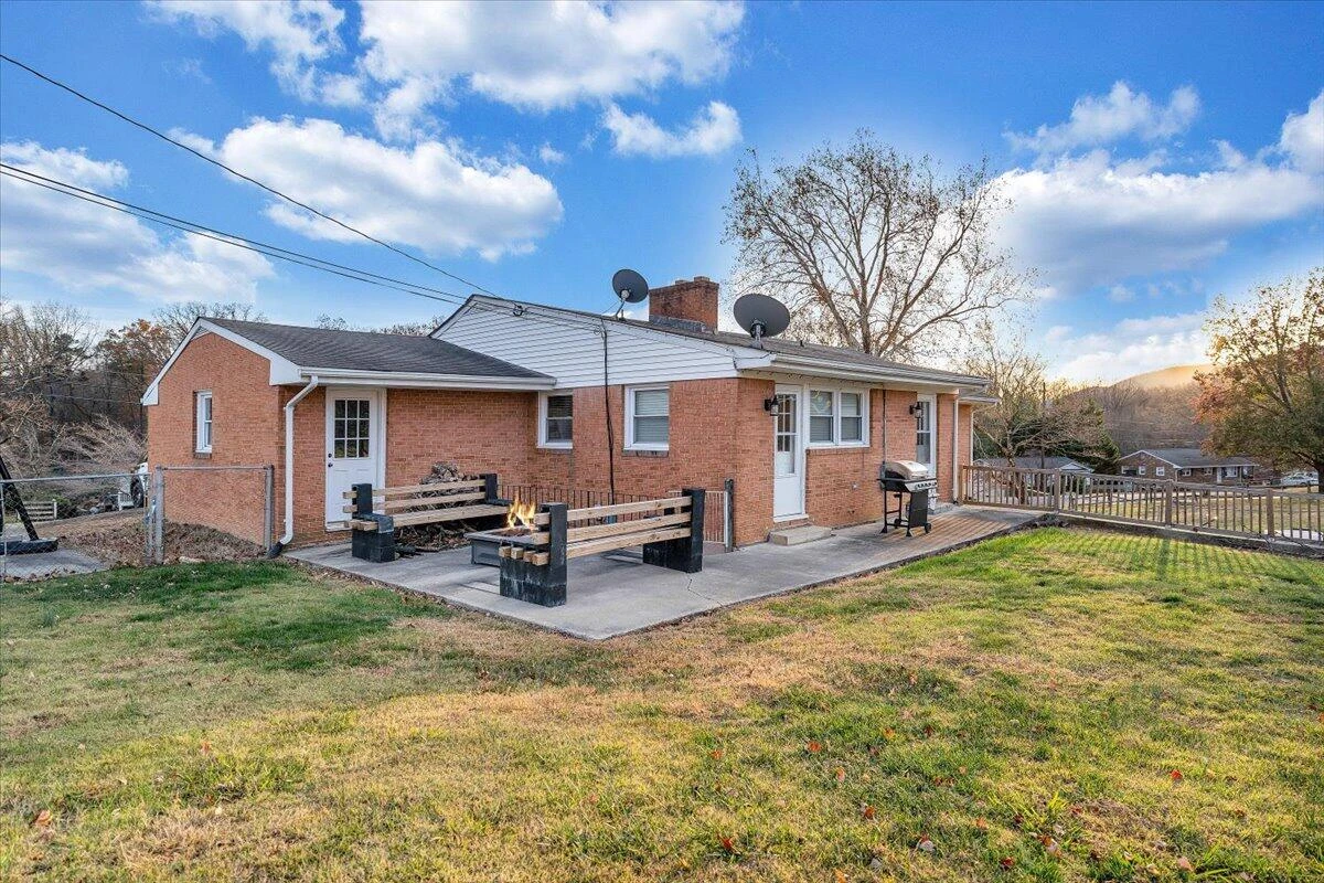 304 Dawnridge LN - Photo 38