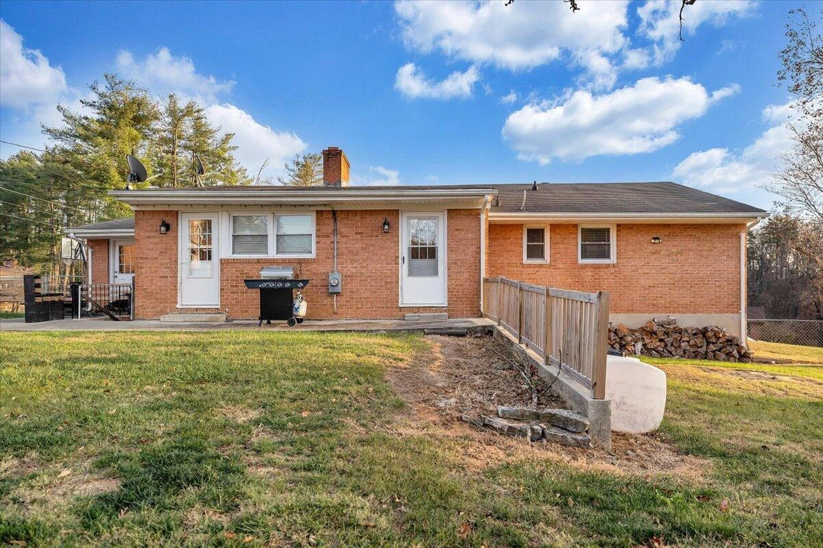 304 Dawnridge LN - Photo 40